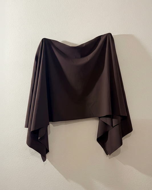 Maglia marrone - sfondo neutro